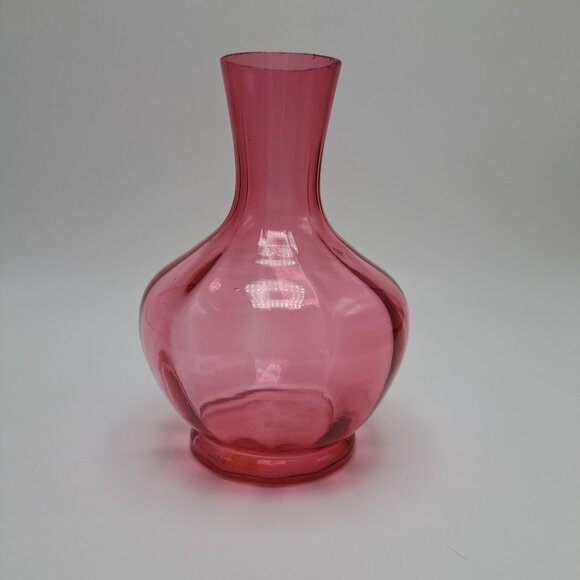 Cranberry Glass Vase Hand Blown Vintage Style Decorative Accent Piece - Picture 4 of 12